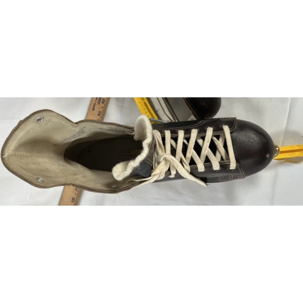 Vintage Canadian‎ Ice Skates Size 8 Brown Leather